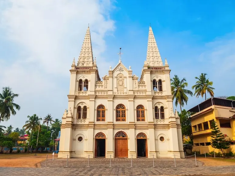 Kochi Munnar & Athirappilly | 4 Nights 5 Days