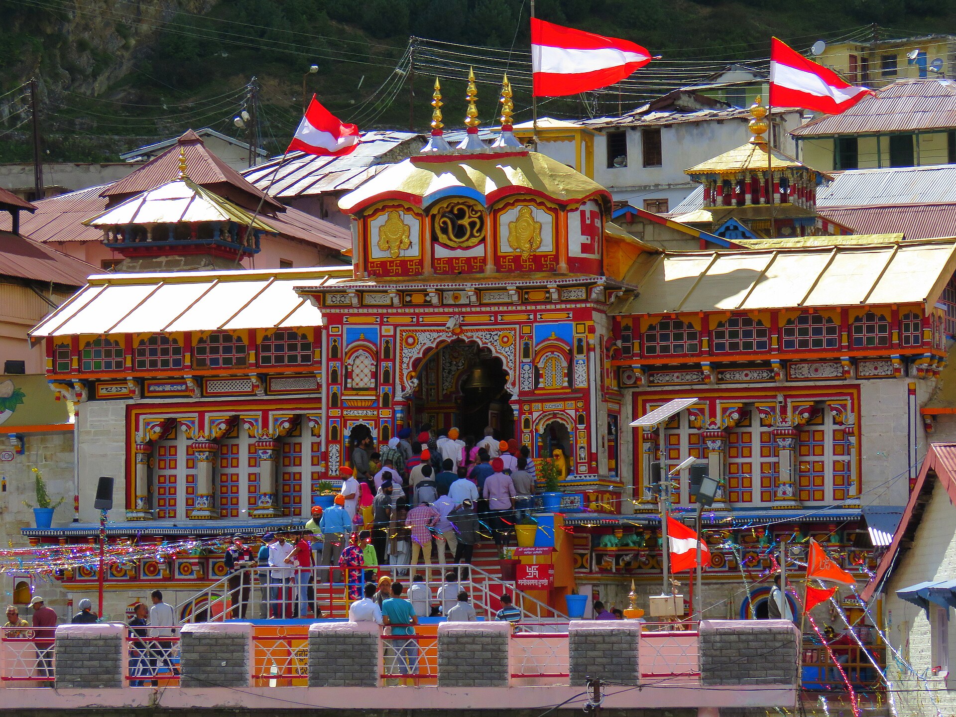 Badrinath Temple Mountain View
